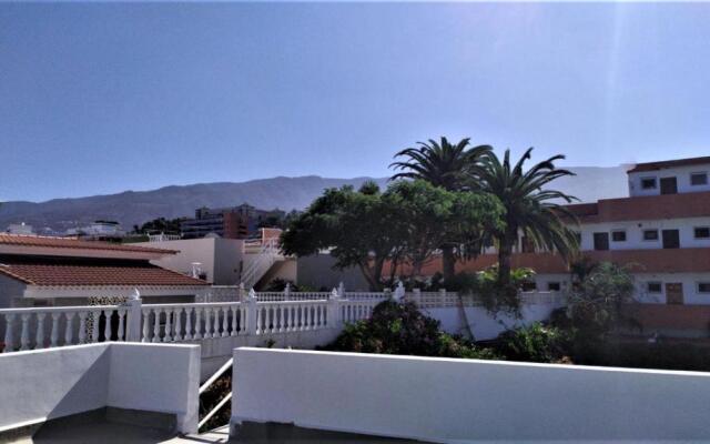 Fantastico 2 - With Large Balcony, Terrace and Garden