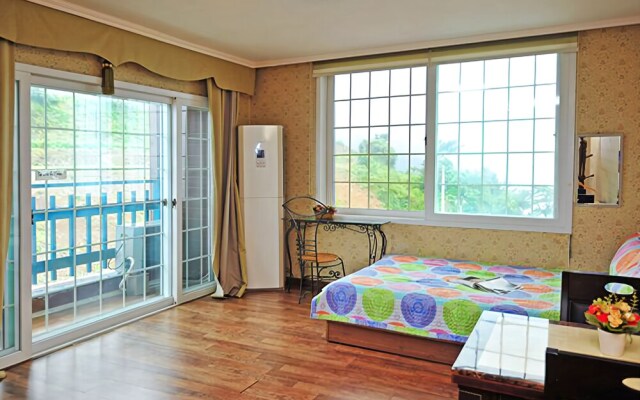Geoje Dream Hill Pension