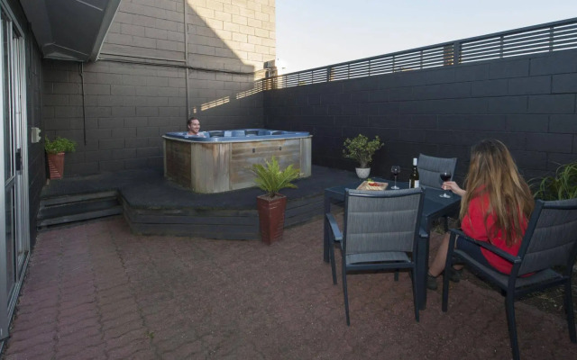 Aura Accommodation