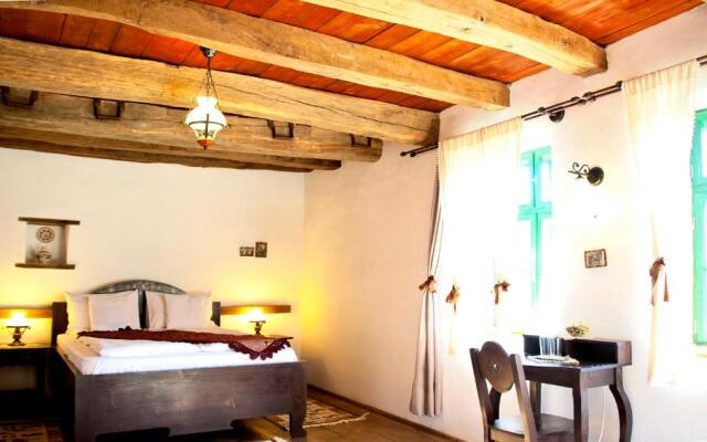 Casa cu zorele, Crit 189