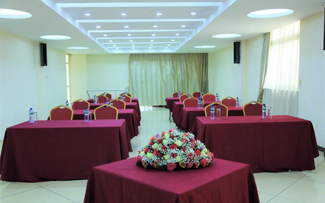 Blue Birds International Hotel