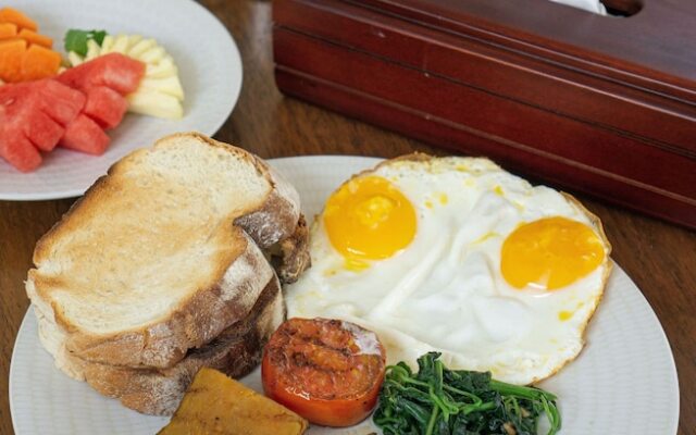 Exquisite Oceanfront 1 Br Villa in Seminyak