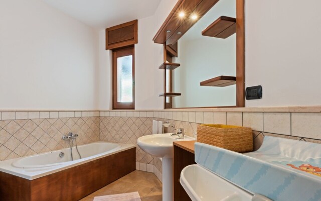 Pleasant Villa in Marina di Mancaversa with Barbecue