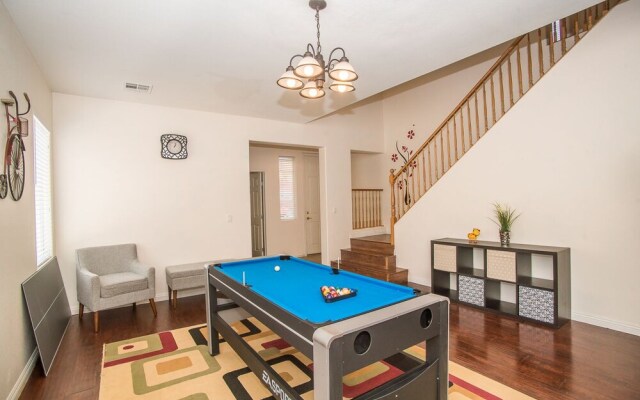 Grey High Roller - 4Bd 3Ba