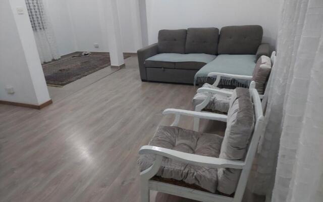 White house 3 bedroom City Center