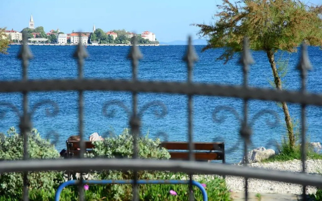 Lanterna Puntamika apt. near beach