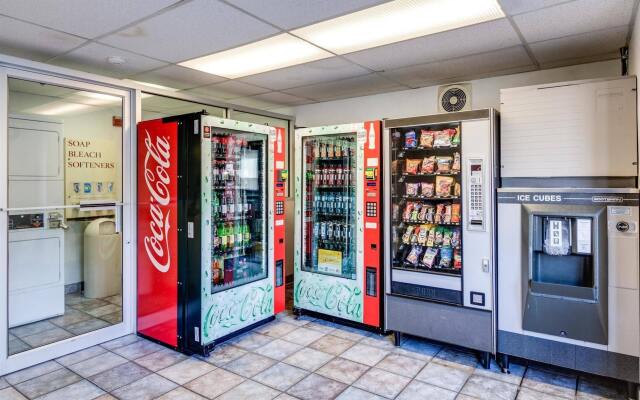 Motel 6 Spokane, WA - West