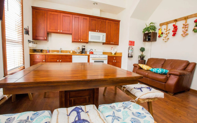 ITH San Diego Adventure Hostel