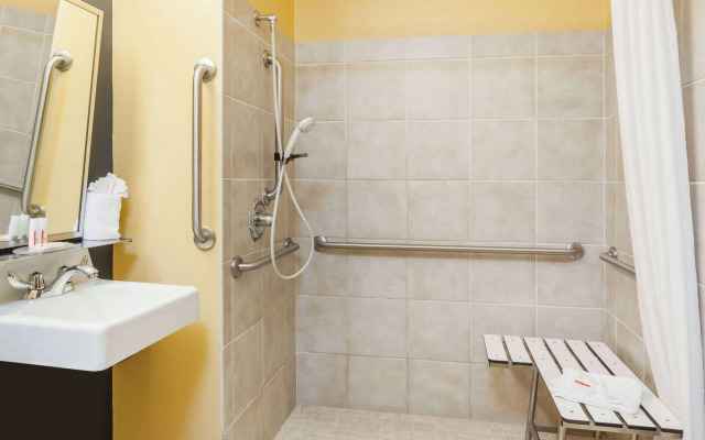 Microtel Inn & Suites by Wyndham Dickson City/Scranton