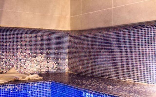 CGHRiA©s&Spa Hameau Pierre Blanche(LHU100)