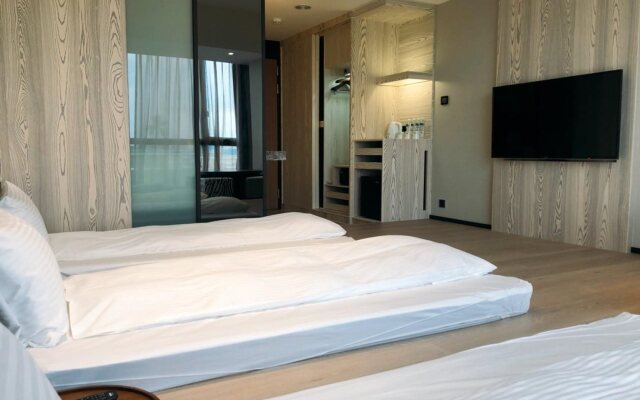 Hsin Hotel