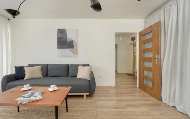Charming Trzebnicka Apartment by Renters
