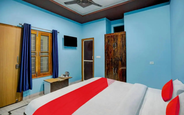 OYO Flagship 702327 D.S. Guest House