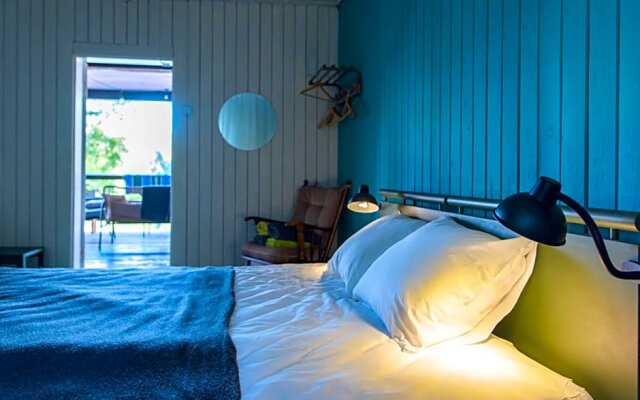 Saarj¿e puhkemaja tuba koos hommikus¿¿giga