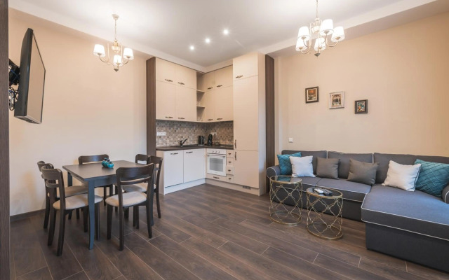 1001 Nights ~ in a Beautiful Two-Bedroom Apartment