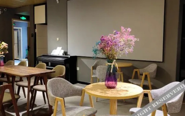 Sheng 45 Youth Hotel