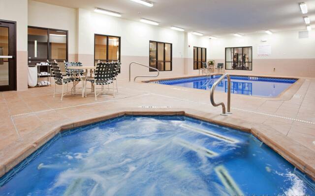 Holiday Inn Express & Suites McPherson by IHG