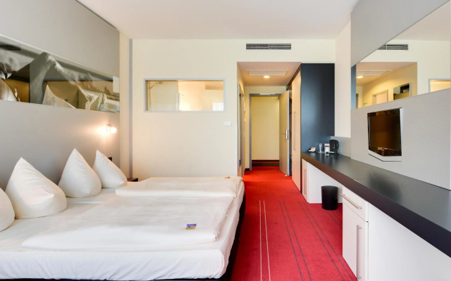 NOVINA HOTEL Herzogenaurach Herzo Base