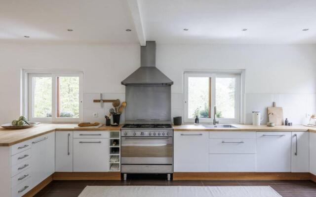 Spacious, contemporary 5Br Chalet with glacial views