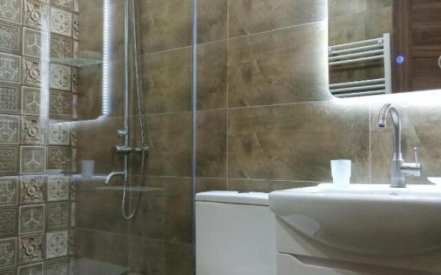 Roshka Apartment 307