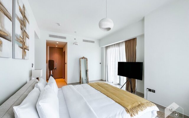 Luxurious 2B with Breathtaking Views Downtown