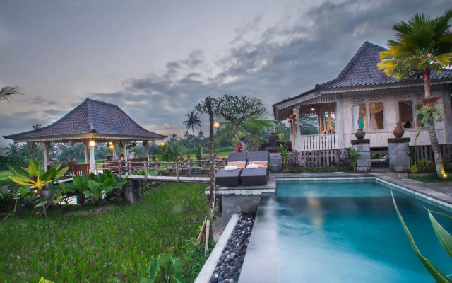 Uma Caming Villas & Gym