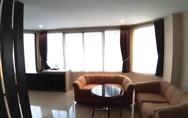 Alexander Hotel  Tegal