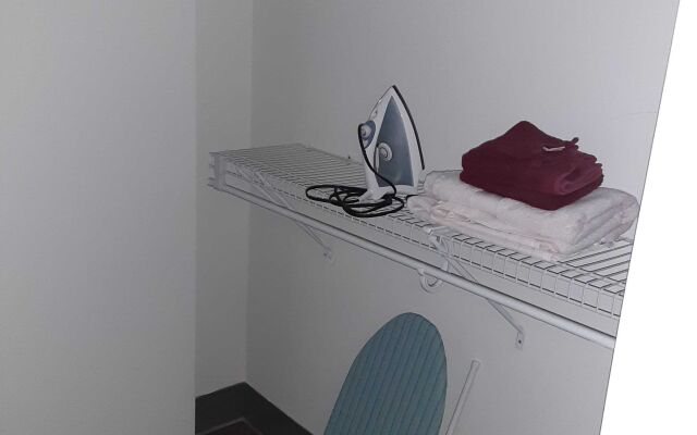 Great Value 1 Bedroom Apartment! Fast Wifi!