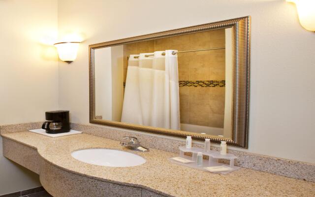 Holiday Inn Express Waterloo Cedar Falls by IHG
