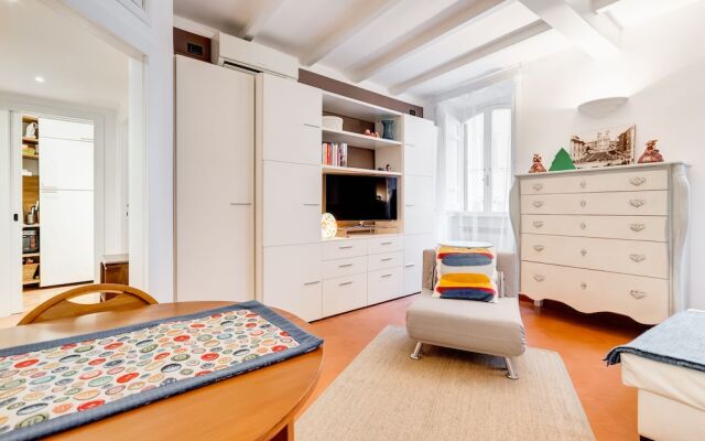 Apartment In Campo De Fiori With Netflix