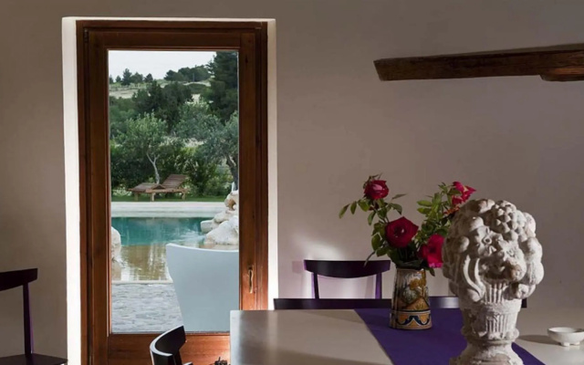 Independent villa up to 16 guests-VILLA DELLO ZINGARO