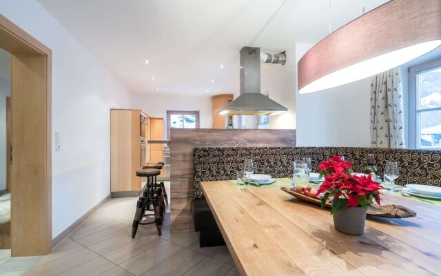 Tasteful Holiday Home in Hollersbach im Pinzgau With Garden