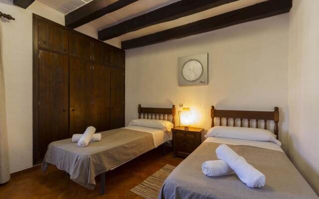 Villa - 4 Bedrooms with Pool and WiFi - 103163