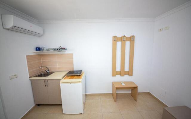 Himara Apartments