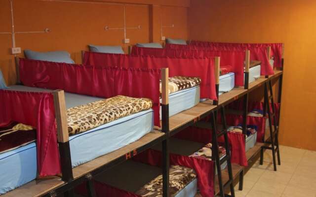 Om Ganesh Hostel - Adults Only