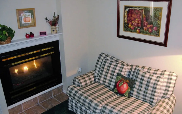 Candlewyck Cove Resort