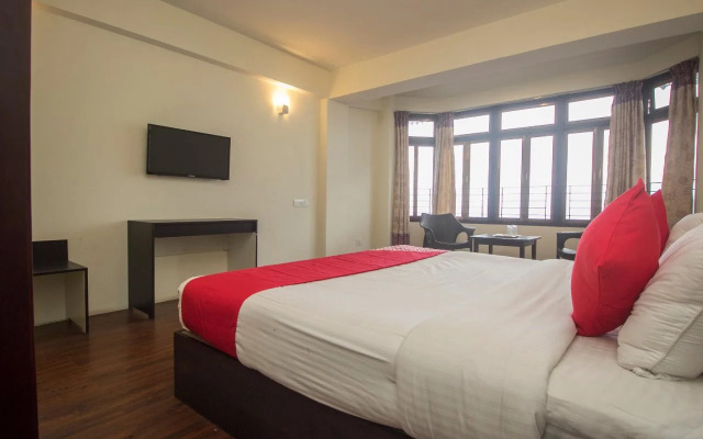 Taktse Continental by OYO Rooms