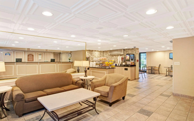Days Inn by Wyndham East Windsor/Hightstown