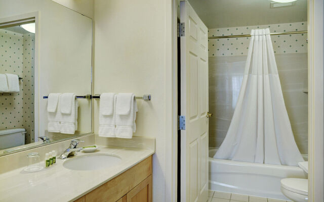 Lakeview Signature Inn Calgary Airport