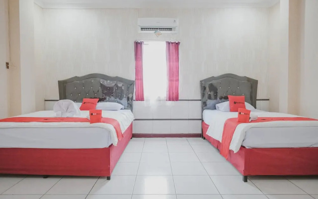 RedDoorz Plus near Maimun Palace 2 Medan
