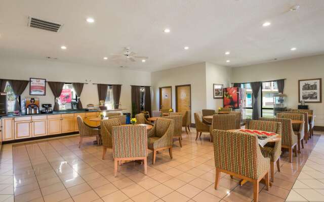 Econo Lodge Inn & Suites Hardeeville-I-95