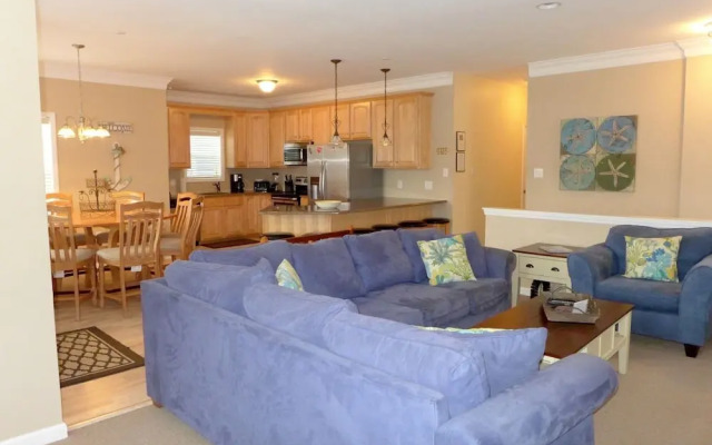 Oc820 Wesley Ave 1st-floor