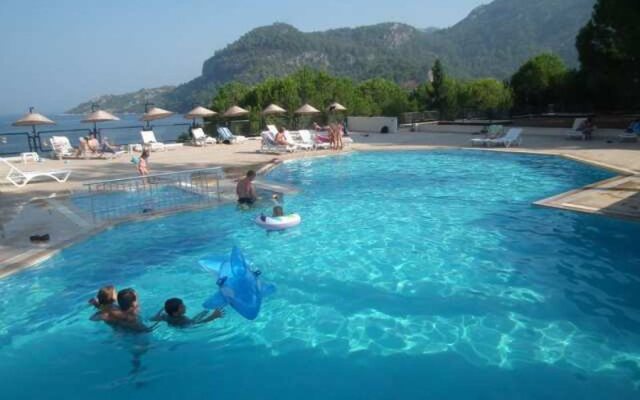 Pine Beach Boutique Hotel