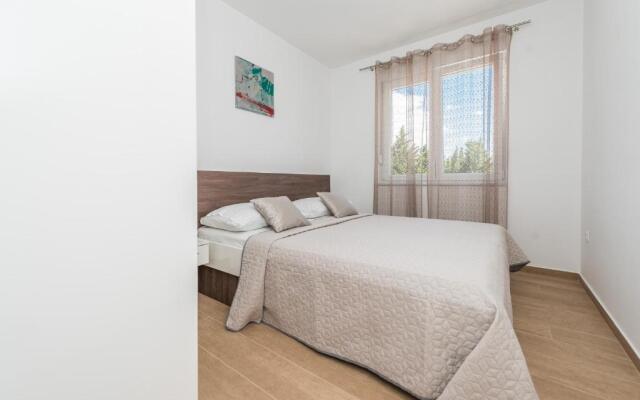 Villa Star 4 luxury apartment with a pool