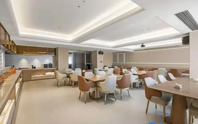 Vienna Hotel Haikou (Qilou Old Street Hainan University Branch)