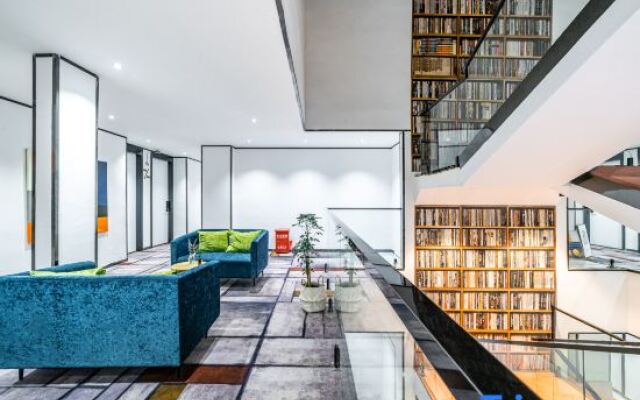 Daocheng Yading Chujian Art Hotel