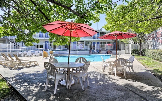 Super 8 by Wyndham Walnut Creek