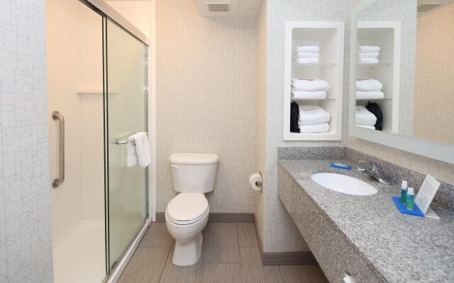 Holiday Inn Express Hotel & Suites Cincinnati Se Newport, an IHG Hotel