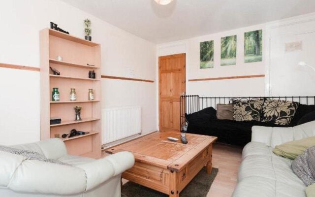 Aisha Apartment