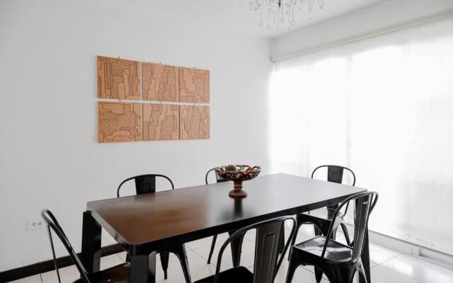 Beautiful Townhouse near San Pedro 5 min away